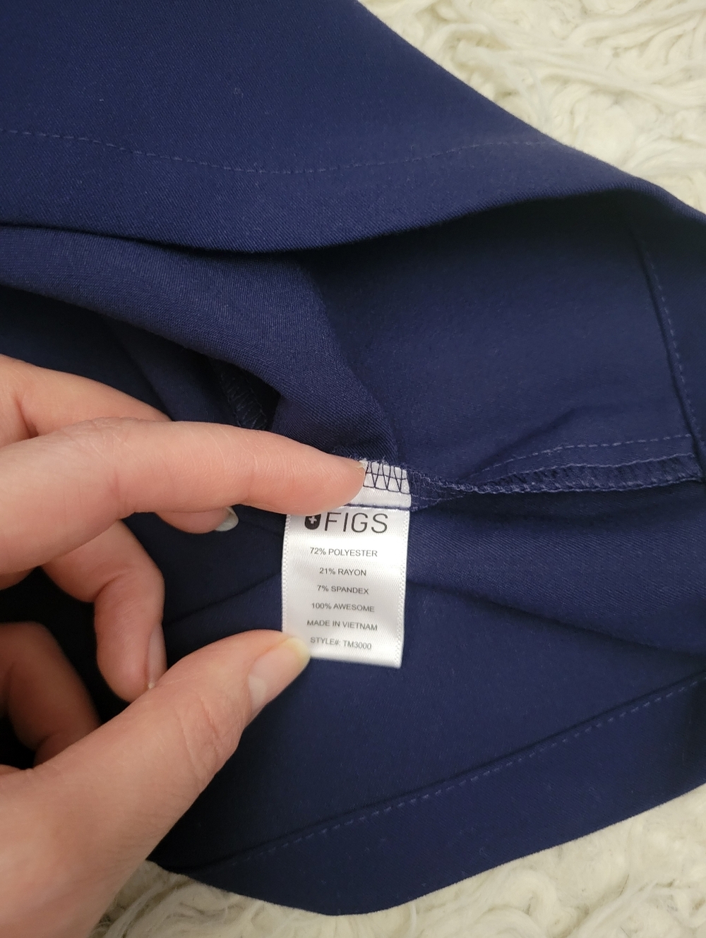 Figs Chisec Three Pocket Scrub Top Sz Large Navy Blue - Picture 9 of 12